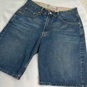 Men’s Levi’s 569 loose straight jean shorts